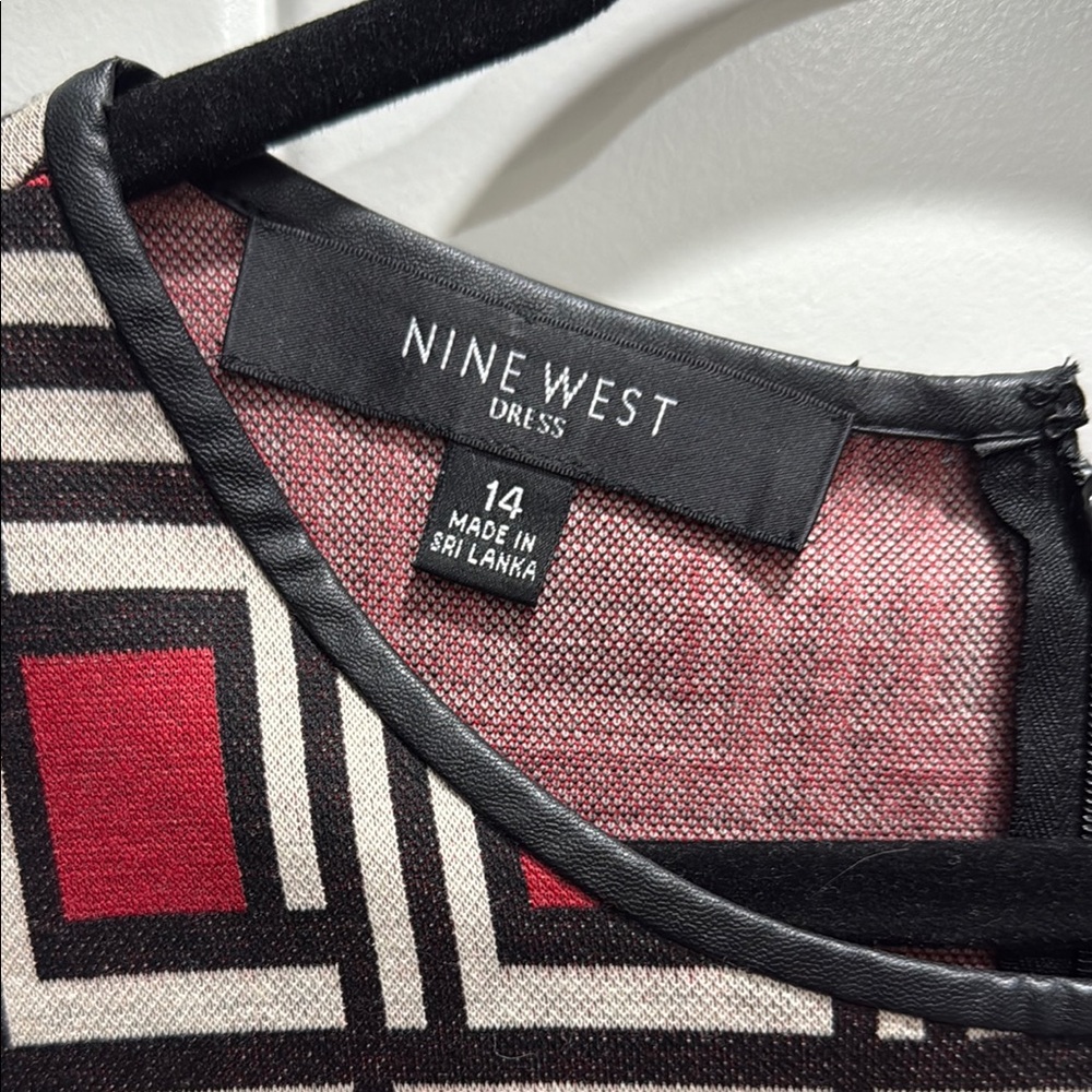 Nine West Black and Red Sheath Mini Dress Sleeveless Crew Neck - Picture 2 of 4